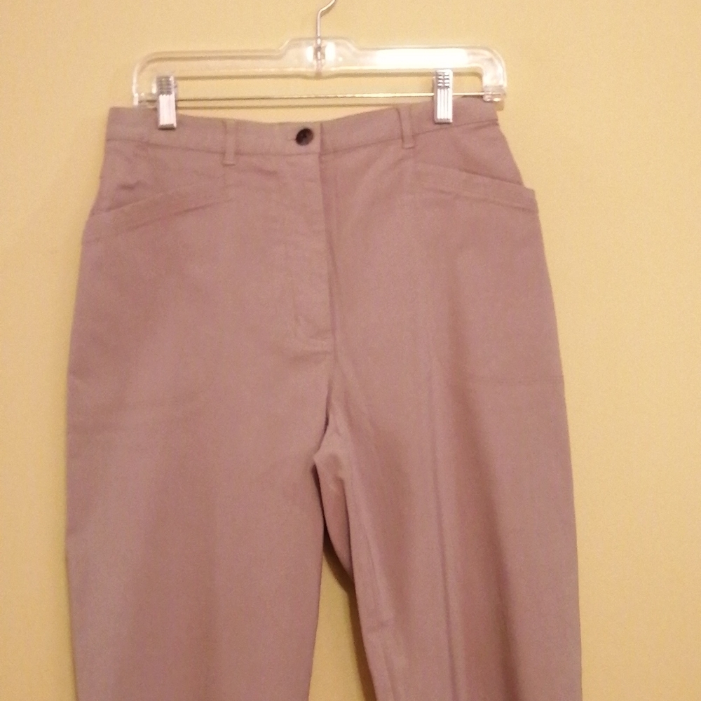 Jean Pierre Ladies Tan colored Capris, size:8